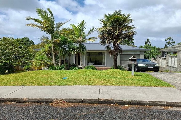 Photo of property in 22 Raymond Terrace, Northcote, Auckland, 0627