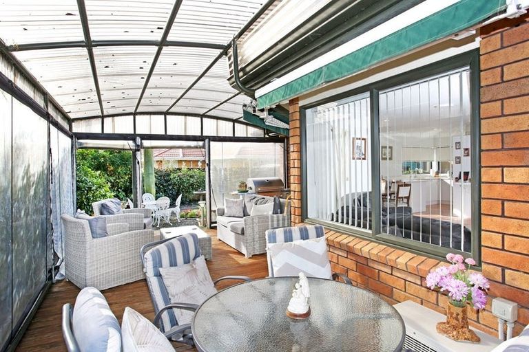 Photo of property in 11 Cloverlea Place, Pukekohe, 2120