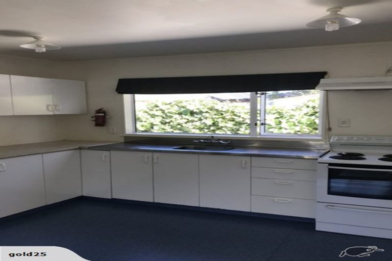 Photo of property in 30b Roche Avenue, Upper Riccarton, Christchurch, 8041