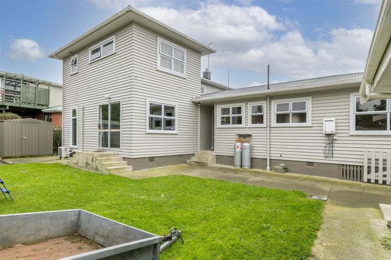 Photo of property in 24 Highbury Drive, Levin, 5510