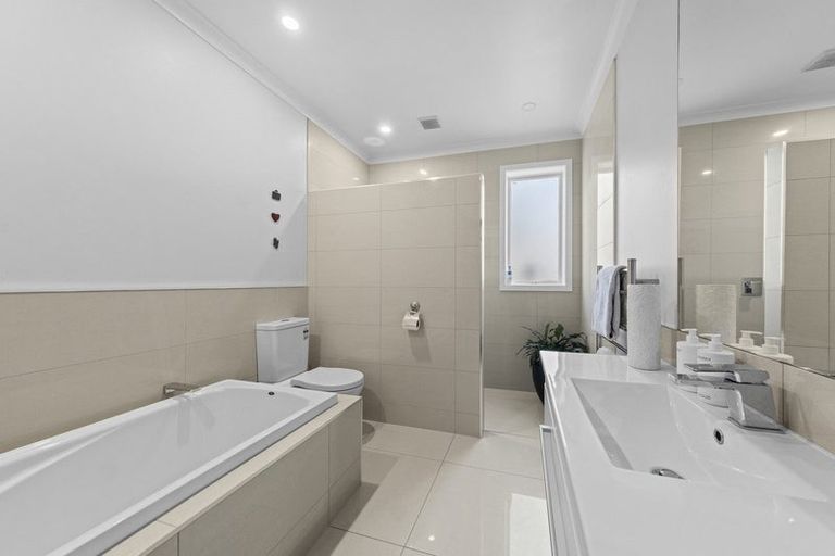 Photo of property in 59 Gilbert Street, New Plymouth, 4310