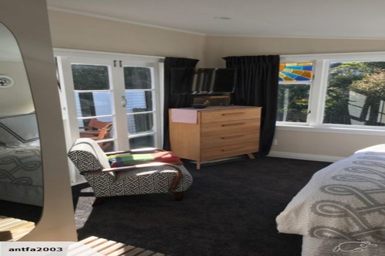 Photo of property in 75 Creswick Terrace, Northland, Wellington, 6012