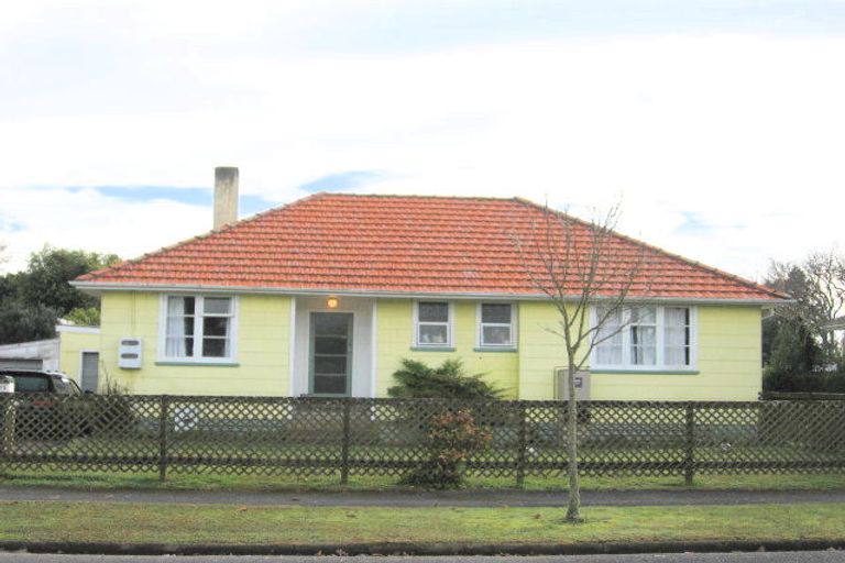 Photo of property in 25 Ross Crescent, Fairfield, Hamilton, 3214