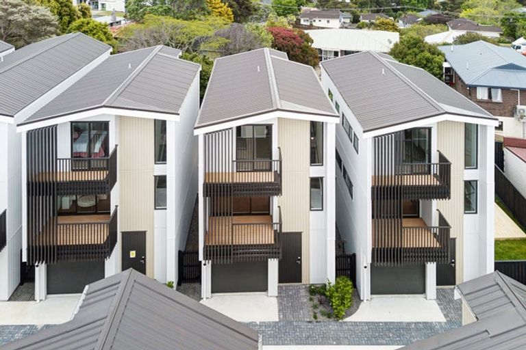 Photo of property in 10d White Heron Drive, Massey, Auckland, 0614