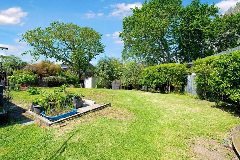 Photo of property in 93 Smythe Road, Henderson, Auckland, 0612