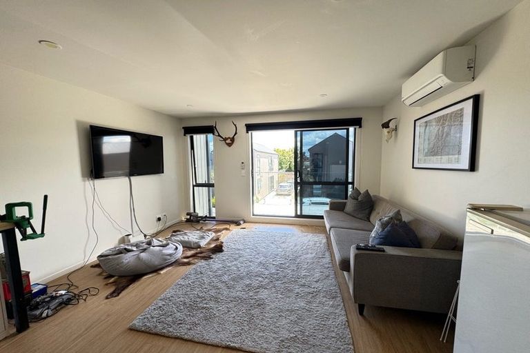 Photo of property in 18 Otaimako Place, Mangere, Auckland, 2022