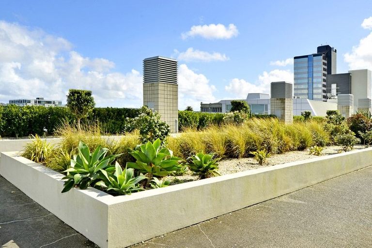 Photo of property in Sentinel Apartments, 2202/3 Northcroft Street, Takapuna, Auckland, 0622