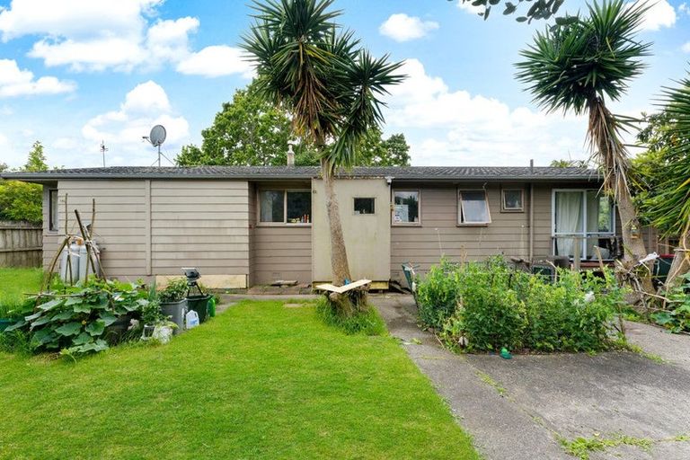 Photo of property in 30 Pipitea Place, Massey, Auckland, 0614