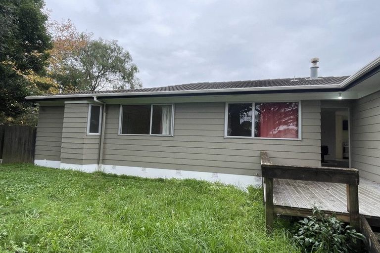 Photo of property in 28 Hinton Place, Weymouth, Auckland, 2103
