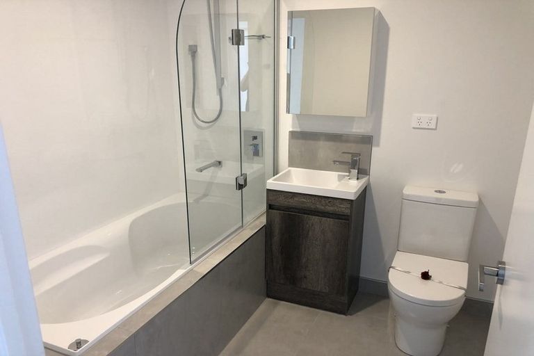 Photo of property in 6 Riroriro Close, Papakura, 2110