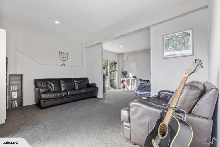 Photo of property in 63 Simpson Road, Ranui, Auckland, 0612