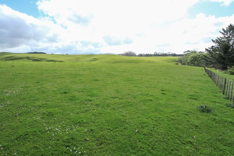 Photo of property in 30 Van Houtte Road, Raglan, 3295