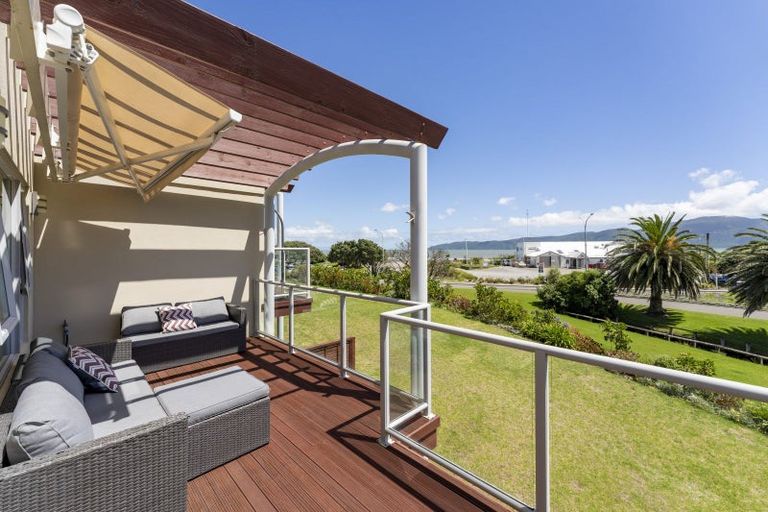 Photo of property in 4/1 Marine Parade, Paraparaumu Beach, Paraparaumu, 5032