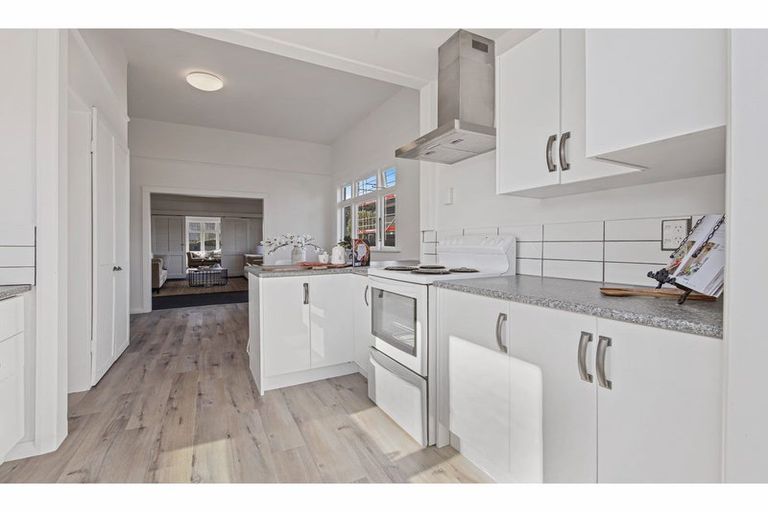 Photo of property in 37 Gresford Street, Edgeware, Christchurch, 8013