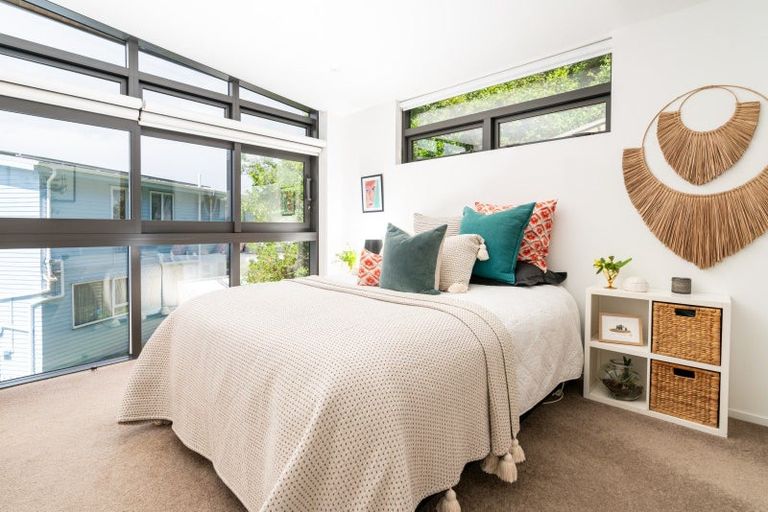 Photo of property in 26 Priscilla Crescent, Kingston, Wellington, 6021