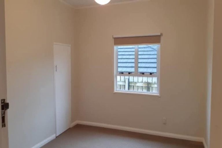 Photo of property in 26 Paynters Avenue, Strandon, New Plymouth, 4312