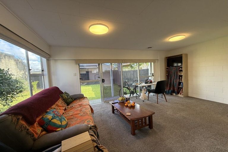 Photo of property in 8e Montgomery Crescent, Clouston Park, Upper Hutt, 5018