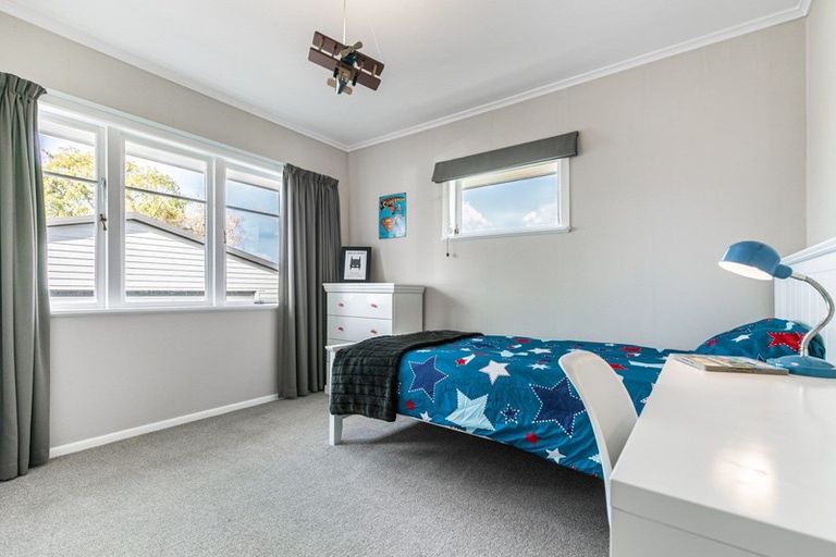 Photo of property in 83 Hutchinsons Road, Bucklands Beach, Auckland, 2014