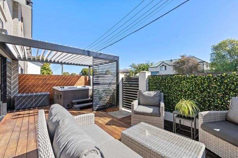 Photo of property in 5 Shingle Lane, Sydenham, Christchurch, 8023