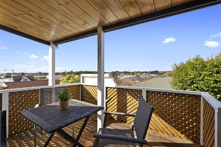 Photo of property in 72a Tukapa Street, Westown, New Plymouth, 4310
