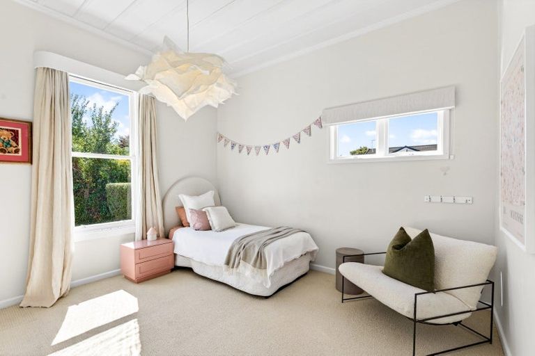 Photo of property in 129 Te Mata Road, Havelock North, 4130