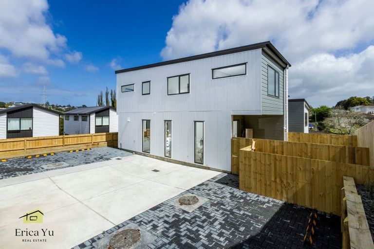 Photo of property in 55c Redwood Drive, Massey, Auckland, 0614