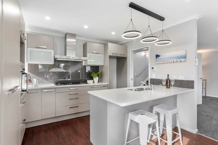 Photo of property in 20a Karamu Street, Te Atatu Peninsula, Auckland, 0610