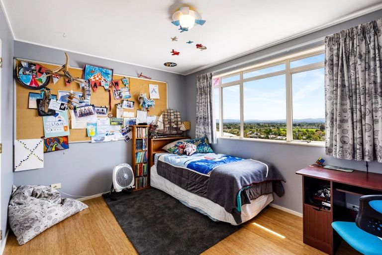 Photo of property in 15 Woodford Heights, Havelock North, 4130