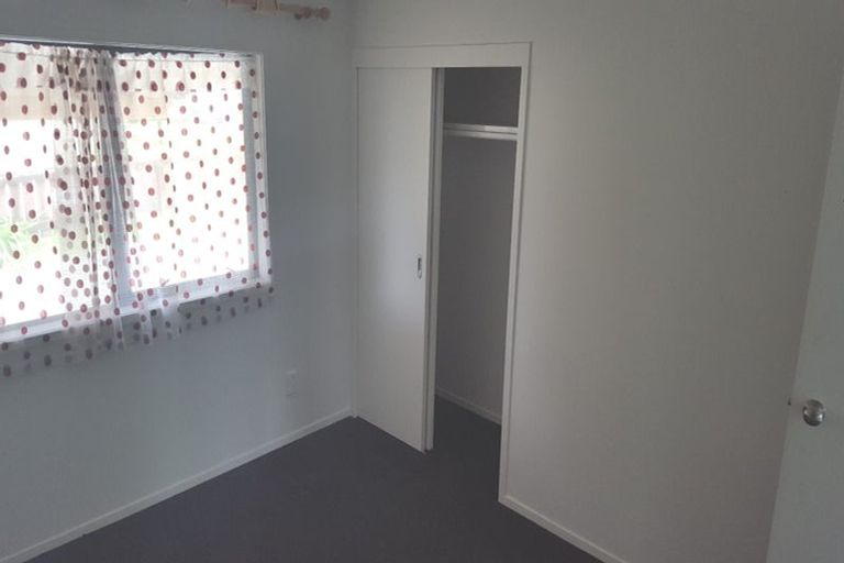 Photo of property in 18 Kiernan Place, Kelston, Auckland, 0602