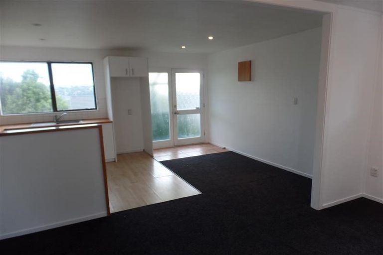 Photo of property in 185a/2 Royal Road, Massey, Auckland, 0614