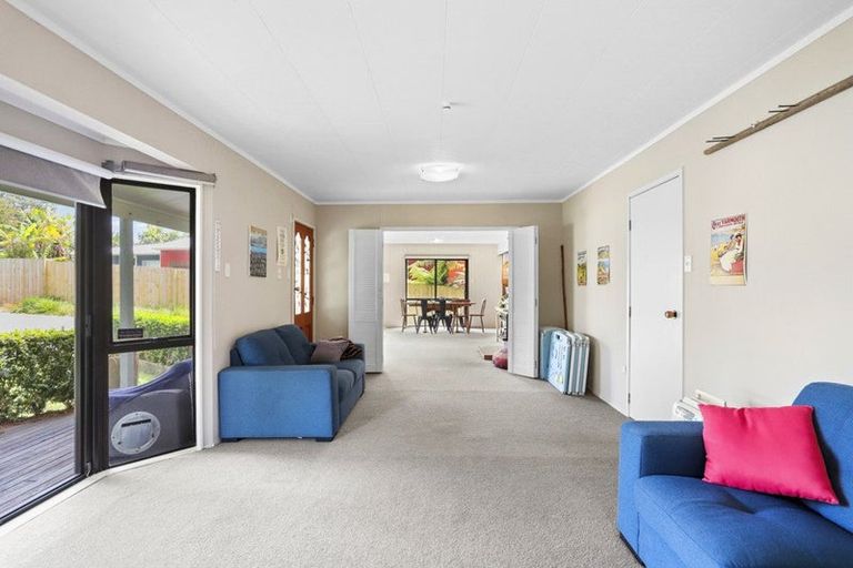 Photo of property in 94a Konini Road, Titirangi, Auckland, 0604