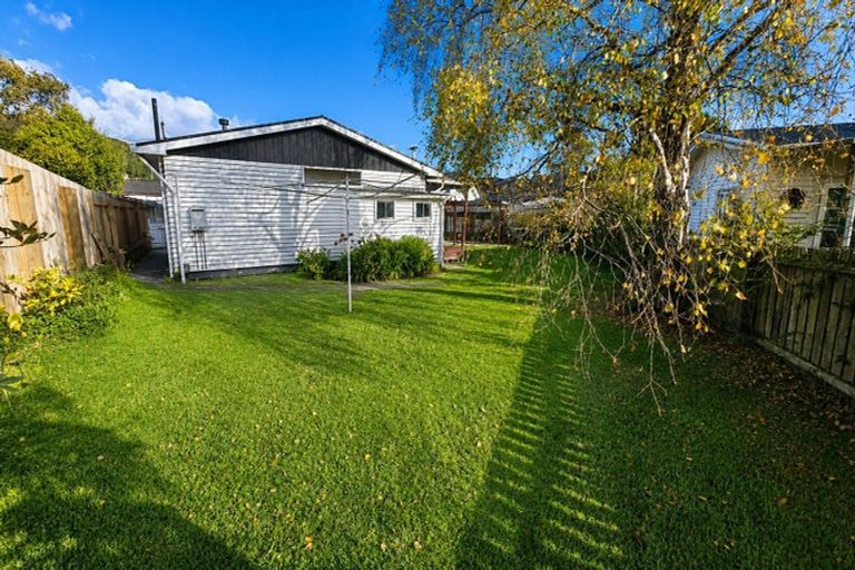 Photo of property in 1b Horoeka Street, Stokes Valley, Lower Hutt, 5019