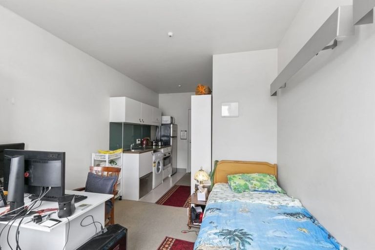 Photo of property in Urbane Apartments, 21/29 Webb Street, Mount Cook, Wellington, 6011