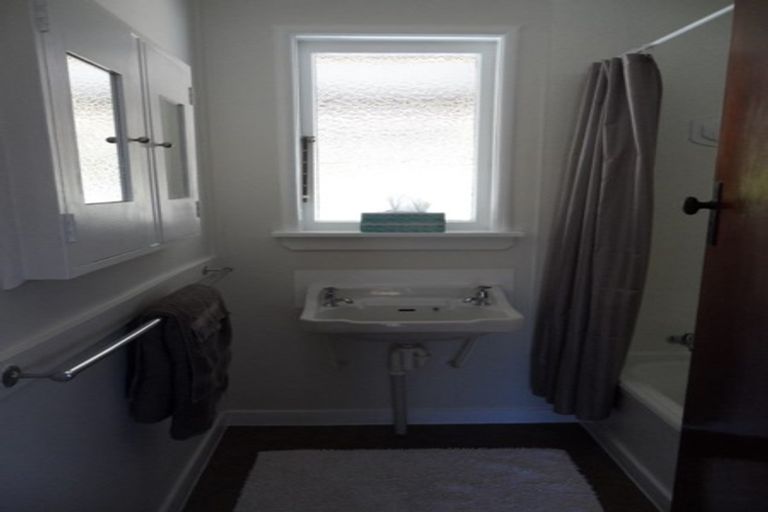 Photo of property in 49f Martyn Street, Waiuku, 2123