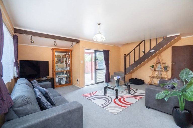 Photo of property in 4 Jarrett Court, Roslyn, Palmerston North, 4414