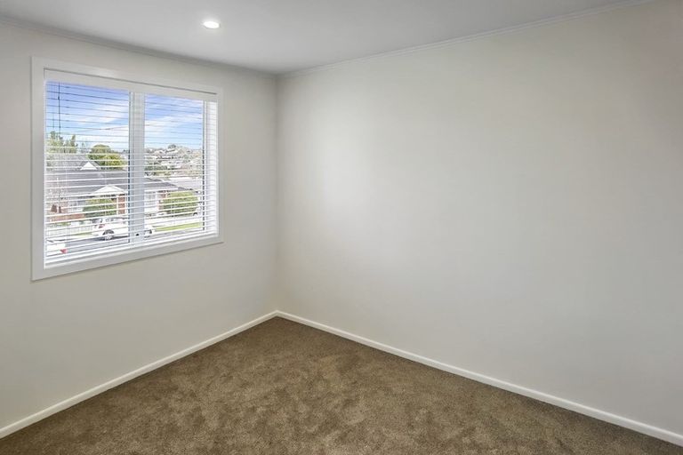 Photo of property in 27 Marsh Avenue, Forrest Hill, Auckland, 0620