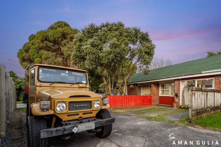 Photo of property in 2/53 Margan Avenue, New Lynn, Auckland, 0600