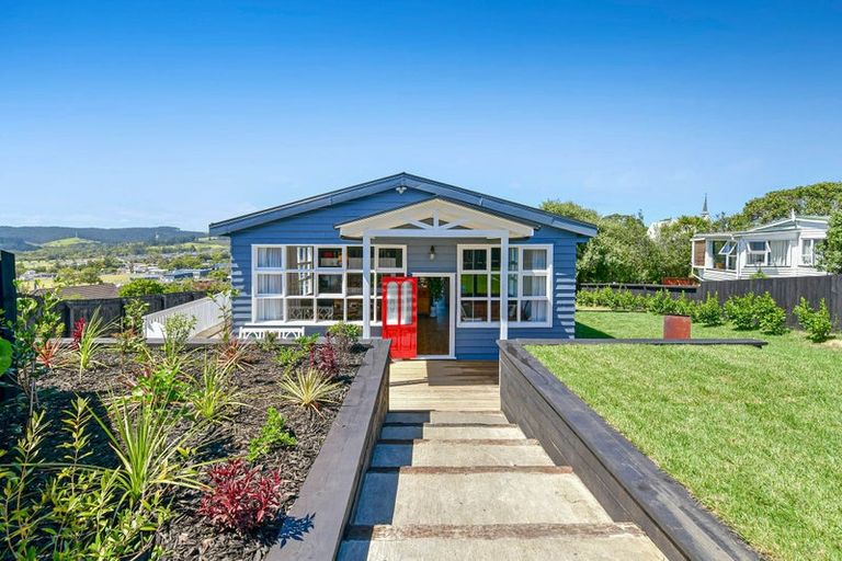 Photo of property in 4 Forlong Rise, Helensville, 0800