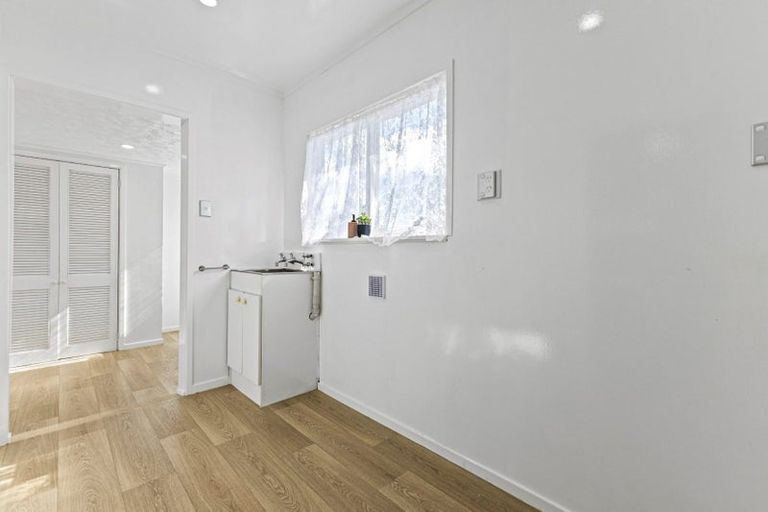 Photo of property in 1/128 Clevedon Road, Papakura, 2110