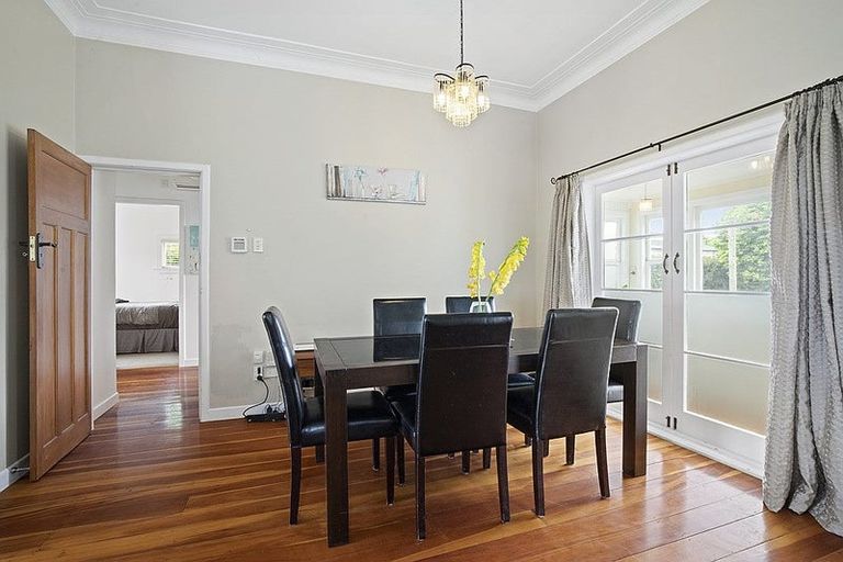 Photo of property in 68 Victoria Avenue, Waiuku, 2123