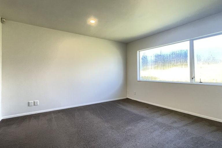 Photo of property in 68 Barbados Drive, Unsworth Heights, Auckland, 0632