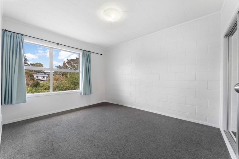 Photo of property in 44 Chippendale Crescent, Birkdale, Auckland, 0626