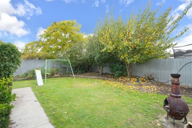 Photo of property in 9 Ashgrove Street, Rangiora, 7400