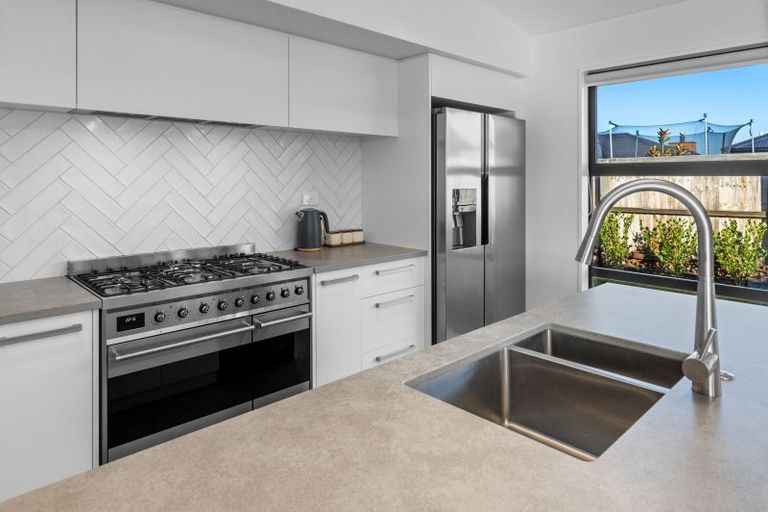 Photo of property in 6 Maleny Lane, Rolleston, 7615