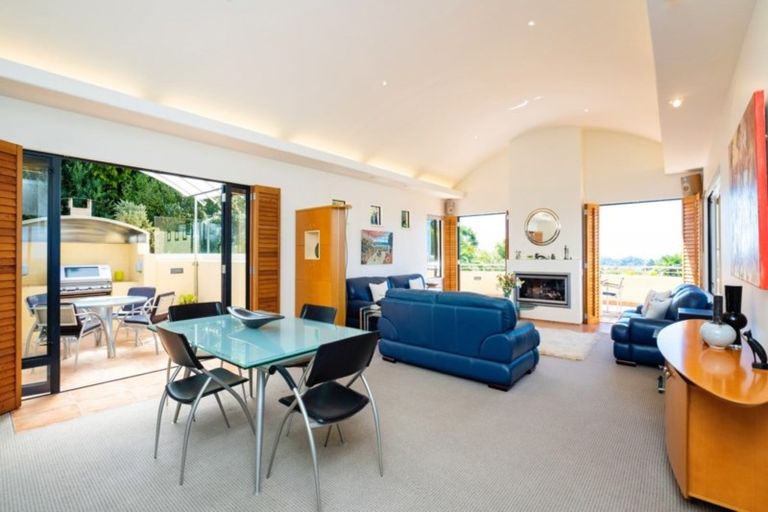 Photo of property in 32 Cumberland Rise, Taradale, Napier, 4112