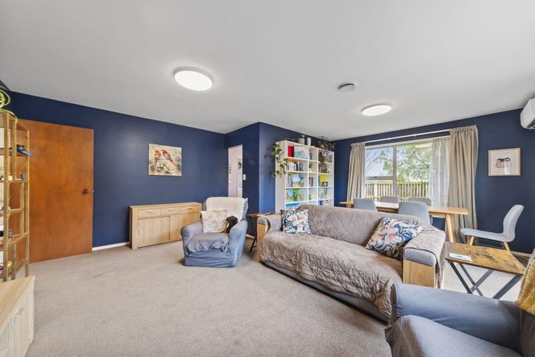 Photo of property in 1/11 Salford Avenue, Redwood, Christchurch, 8051