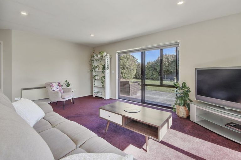 Photo of property in 6 Zuppicich Lane, Woodend, 7610