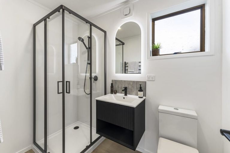 Photo of property in 1/10 Statesman Street, Henderson, Auckland, 0612