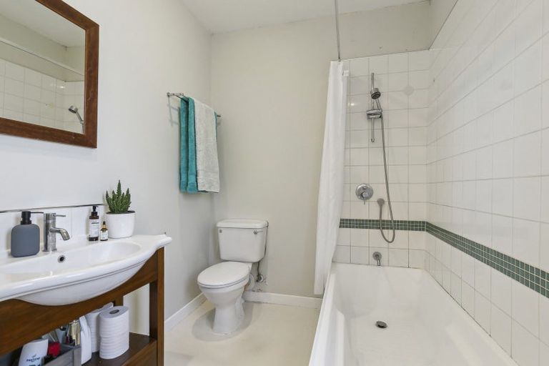 Photo of property in 265 Ohiro Road, Brooklyn, Wellington, 6021