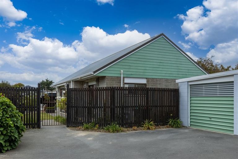 Photo of property in 2/58 Philpotts Road, Mairehau, Christchurch, 8052